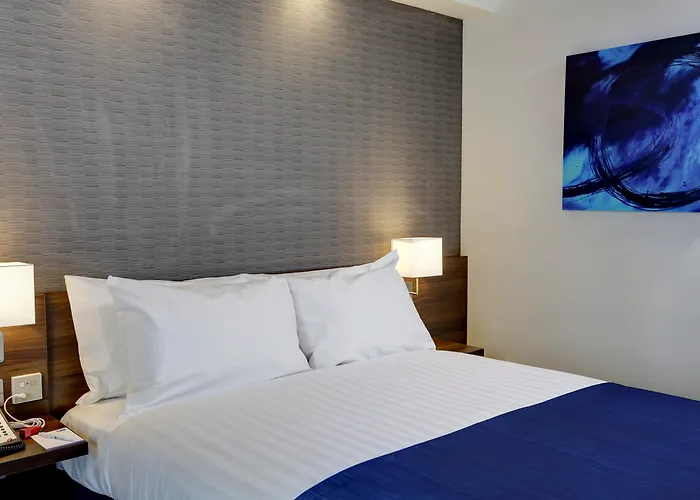 Holiday Inn Express London - Excel By Ihg