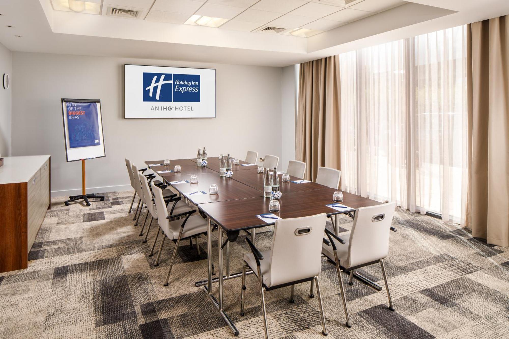 Express - Excel By Ihg Отель Лондон